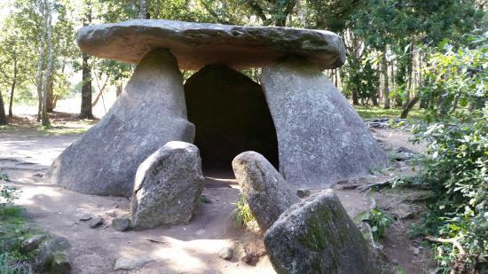 Dolmen de Axeitos