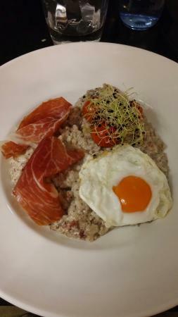 La Mafia Se Sienta a La Mesa