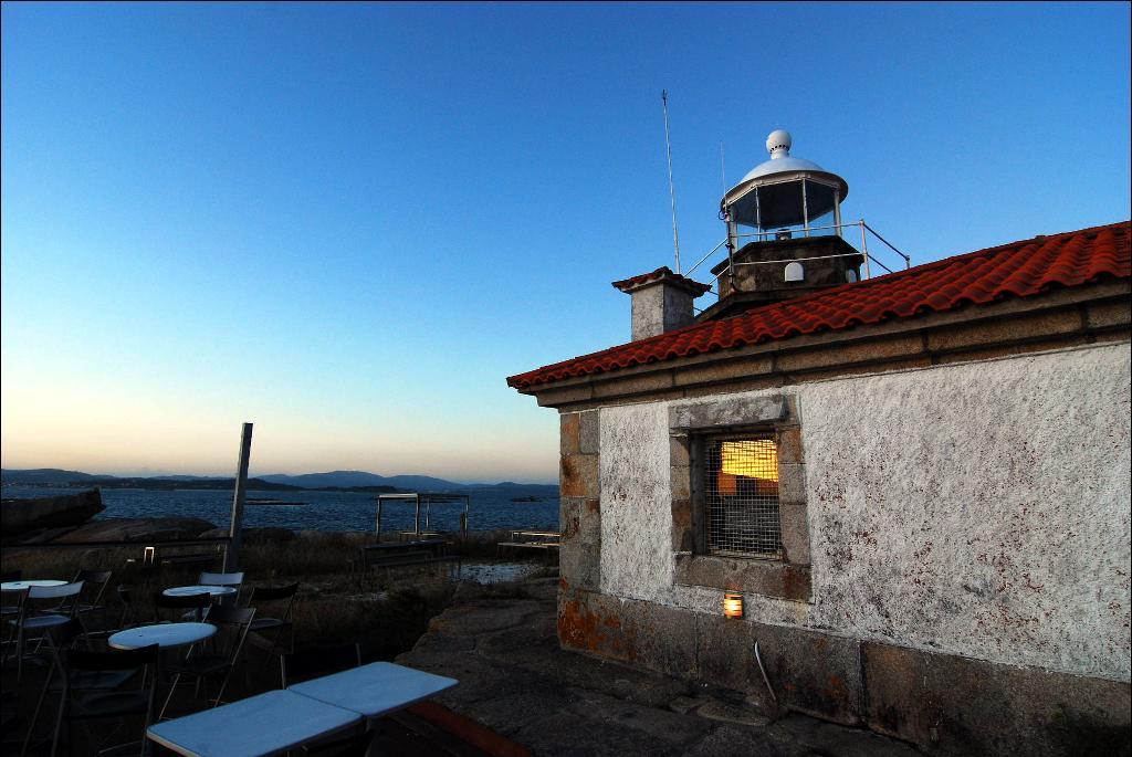 Faro de Punta Cabalo