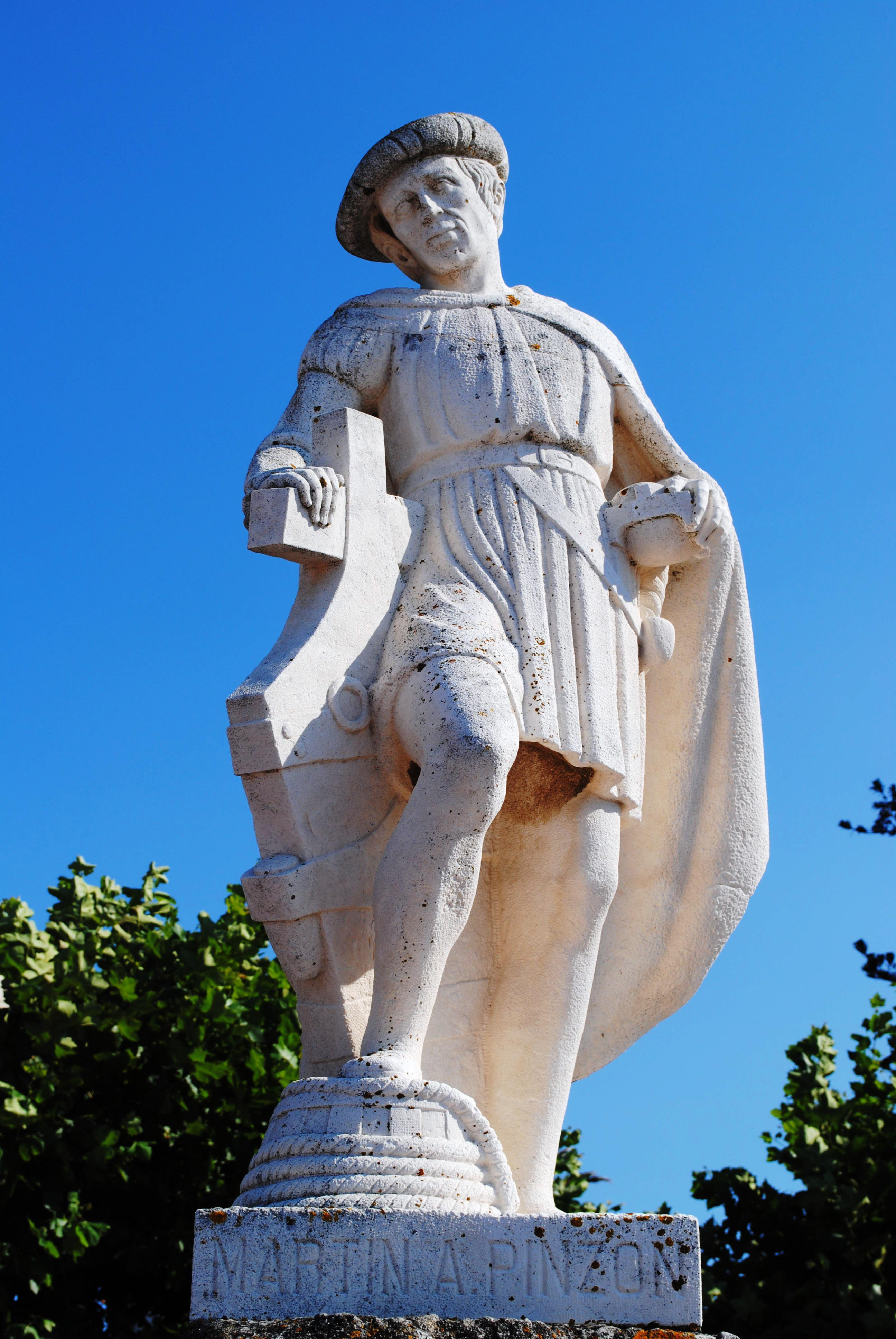 Monumento a Martín Alonso Pinzón