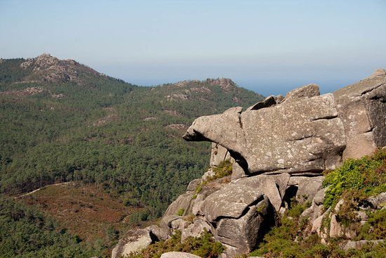 Penedos de Pasarela e Traba